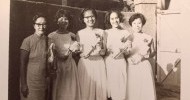 潘碧珠提供(6)_1962.06.30_婦女聖經書院_第5屆畢業師生合照_李延旭宅院大門前